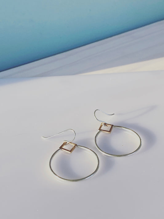 Rise Queen Rise Earring | Brass