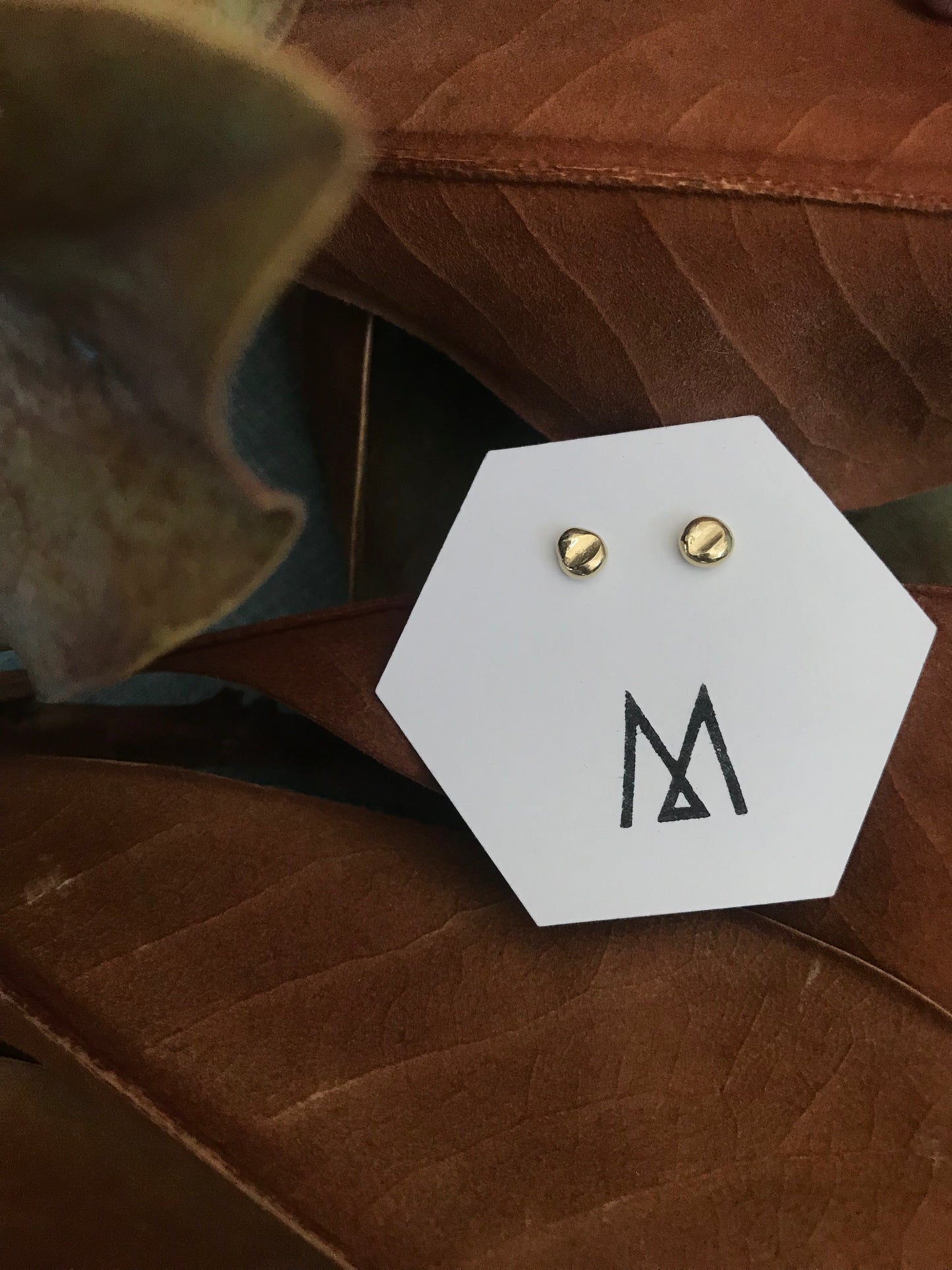 Bean Stud | Brass