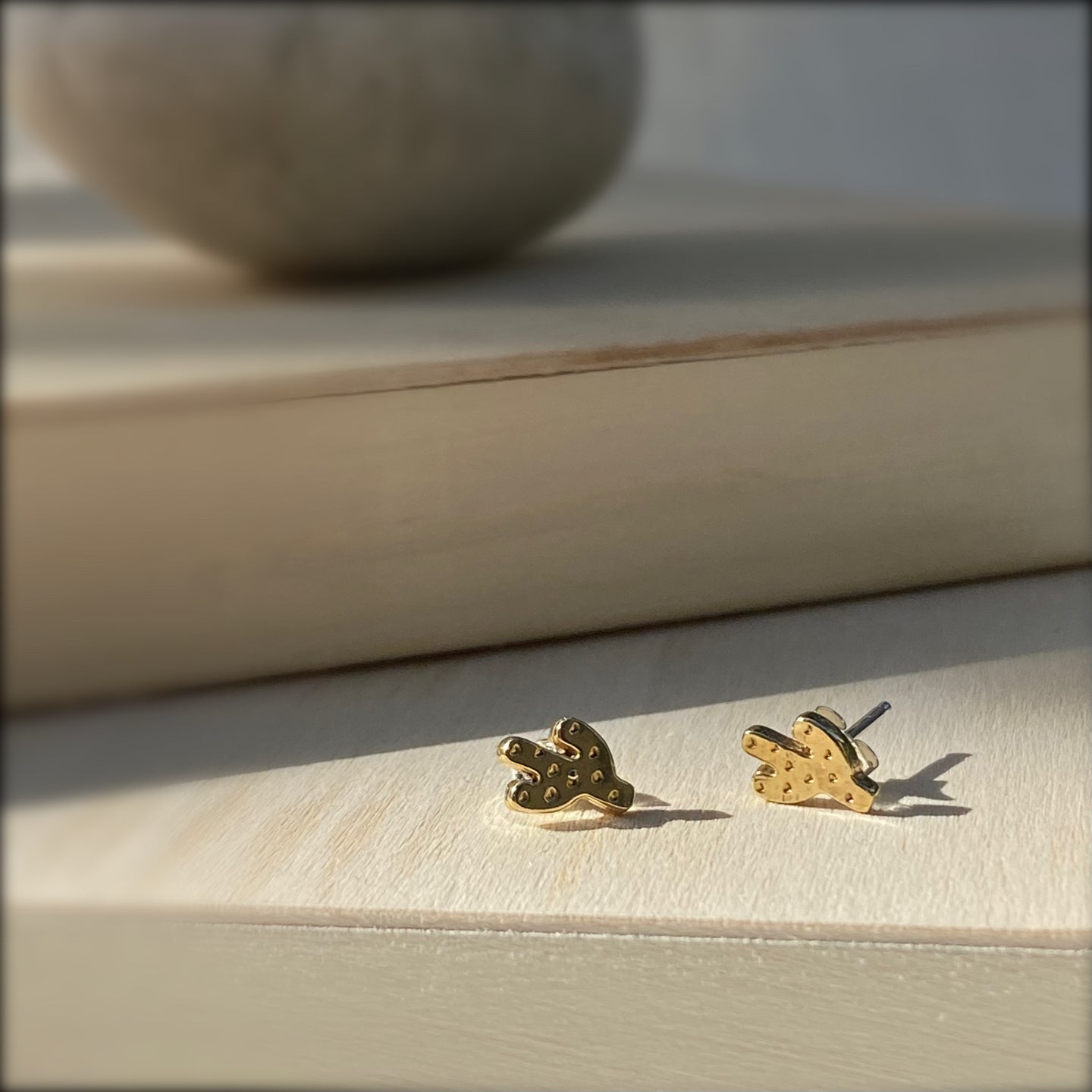 Cactus Stud | Brass